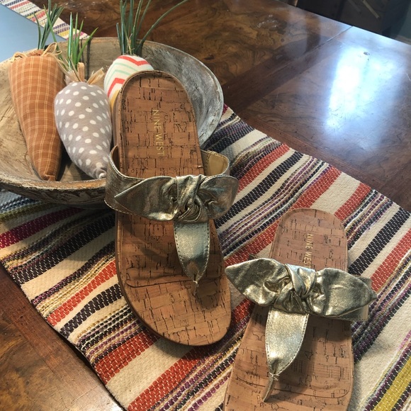 😊😊😊Nine West🔥Almost new, never worn outside. Metallic gold sandals.😊😊😊 - Picture 2 of 10